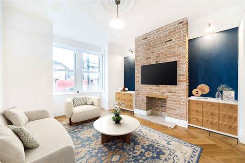 4 bedroom terraced house for sale, Grove Road, London, E17