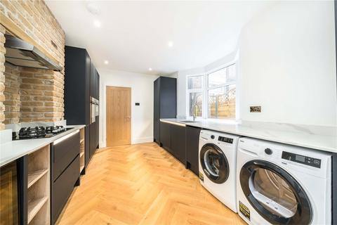 4 bedroom terraced house for sale, Grove Road, London, E17