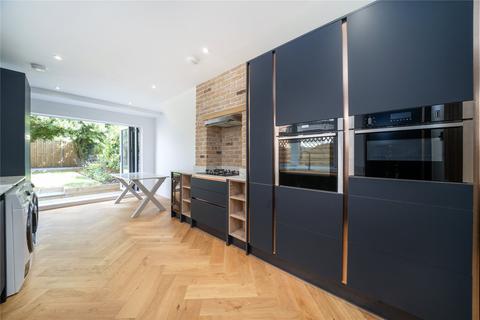 4 bedroom terraced house for sale, Grove Road, London, E17
