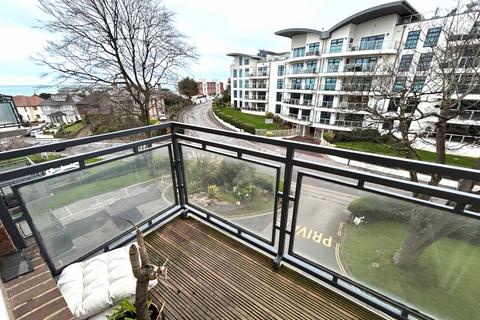 2 bedroom flat to rent, A TWO DOUBLE BEDROOM, SECOND FLOOR FLAT, WITH SEA GLIMPSE, CLOSE TO BOSCOMBE PIER