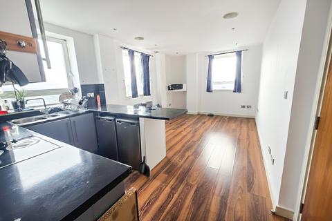 2 bedroom flat to rent, High Road, Chadwell Heath, RM6