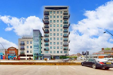 2 bedroom flat to rent, High Road, Chadwell Heath, RM6