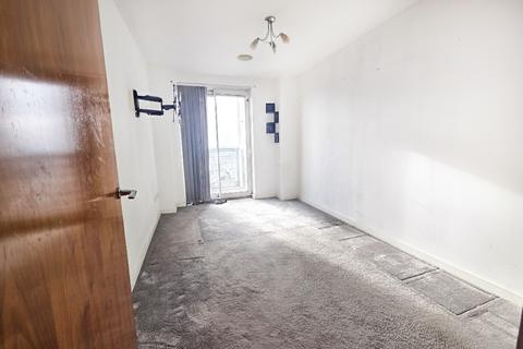 2 bedroom flat to rent, High Road, Chadwell Heath, RM6