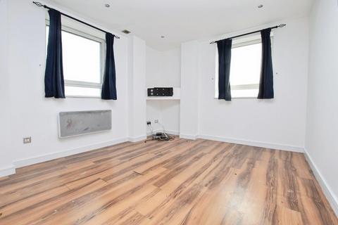 2 bedroom flat to rent, High Road, Chadwell Heath, RM6