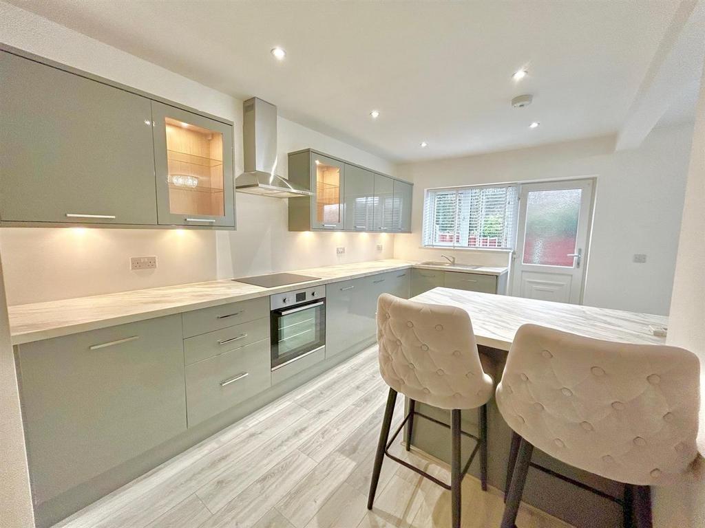 Kitchen 3.jpg