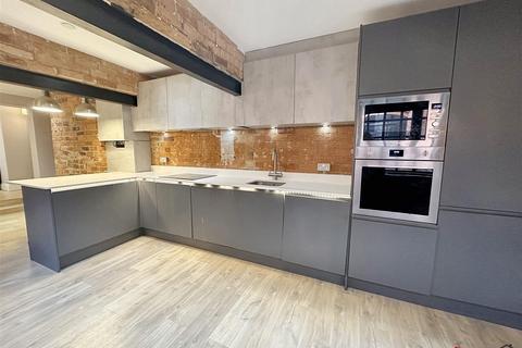 2 bedroom flat to rent, Bishton and Fletcher, Birmingham B1