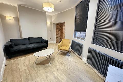 2 bedroom flat to rent, Bishton and Fletcher, Birmingham B1
