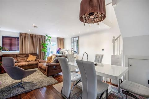 3 bedroom terraced house for sale, Joseph Hardcastle Close, London SE14