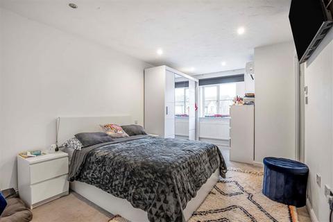3 bedroom terraced house for sale, Joseph Hardcastle Close, London SE14