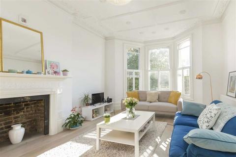 2 bedroom flat to rent, Stanley Road, Teddington TW11
