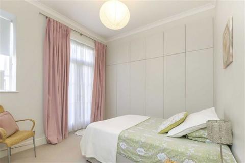 2 bedroom flat to rent, Stanley Road, Teddington TW11