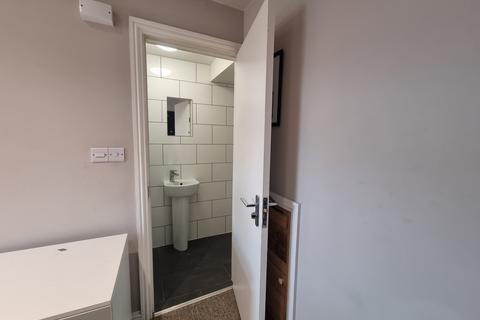 1 bedroom in a house share to rent, Ark Farm House, 120, Warwick Road OX16