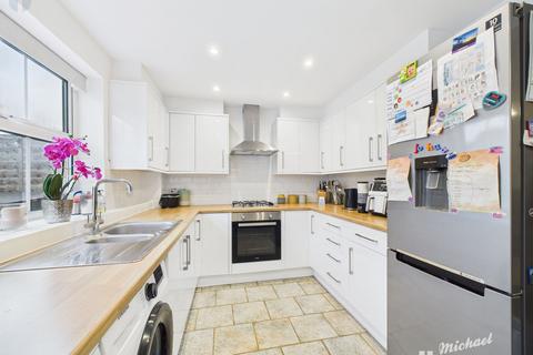 3 bedroom end of terrace house for sale, Waivers Way, Aylesbury
