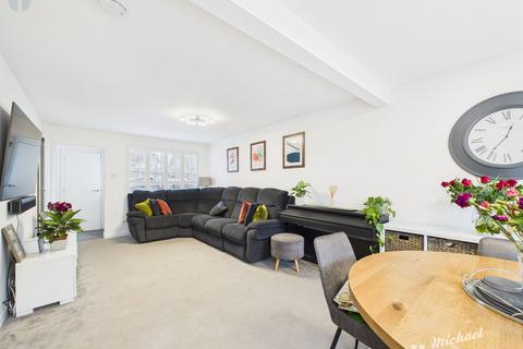 3 bedroom end of terrace house for sale, Waivers Way, Aylesbury
