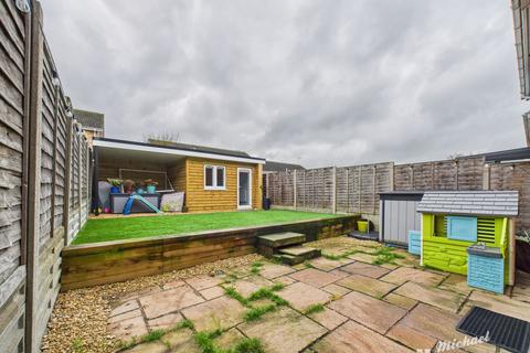 3 bedroom end of terrace house for sale, Waivers Way, Aylesbury