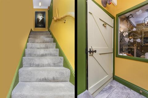 2 bedroom cottage for sale, Coldwells Hill, Halifax HX4