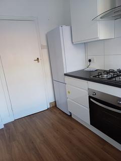 2 bedroom flat for sale, Palmers Road, London, N11