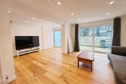 undefined, Malvern Way, London, W13