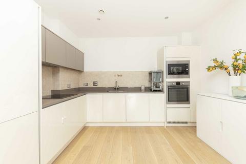 3 bedroom flat to rent, Quebec Way, London SE16