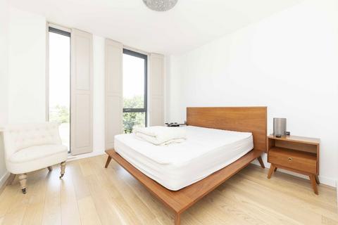 3 bedroom flat to rent, Quebec Way, London SE16