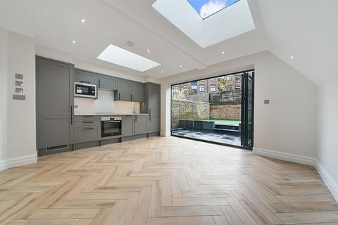 2 bedroom flat to rent, Fulham Park Gardens, London, SW6