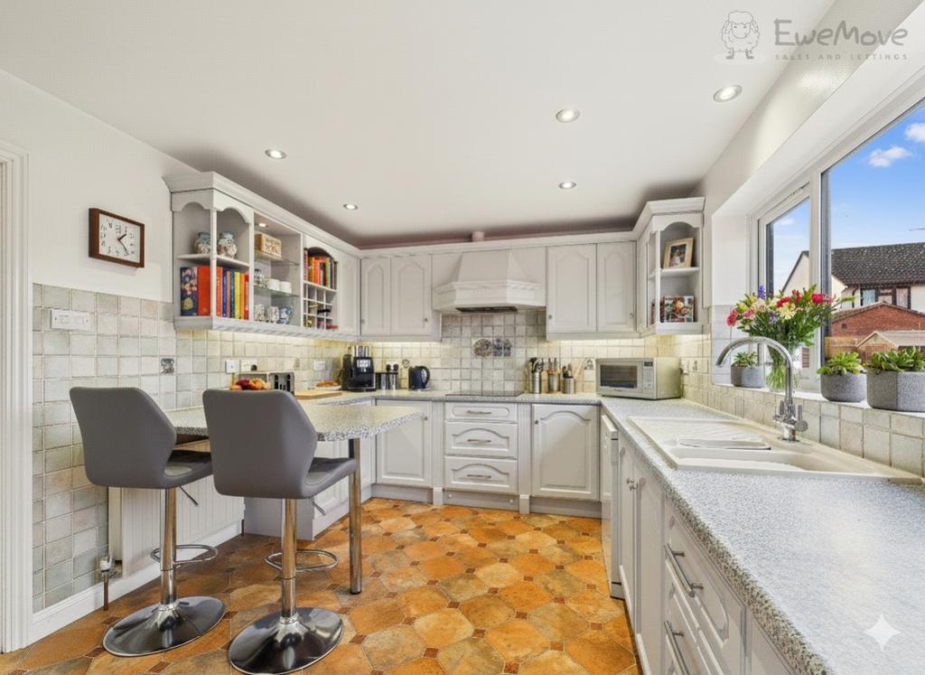 Ewemove tiverton   kitchen
