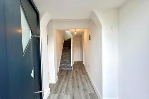 6 bedroom semi-detached house to rent, Kingshill Avenue, Northolt UB5