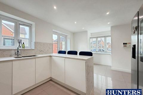 3 bedroom end of terrace house for sale, Oaken Wood Drive, Maidstone