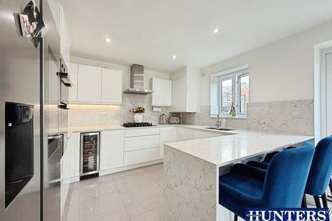 3 bedroom end of terrace house for sale, Oaken Wood Drive, Maidstone