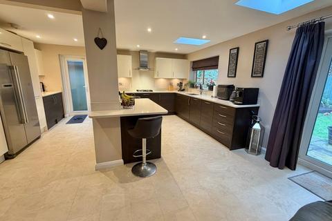 3 bedroom detached house for sale, Ravenstone Road, CAMBERLEY GU15