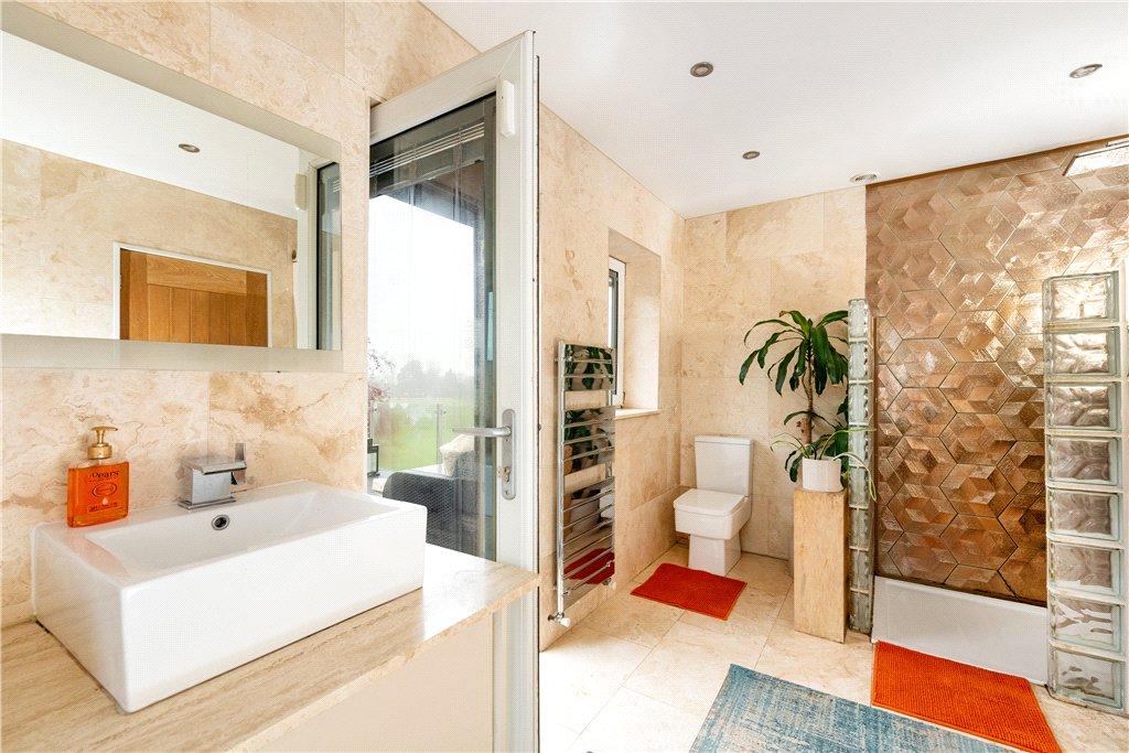 Ensuite