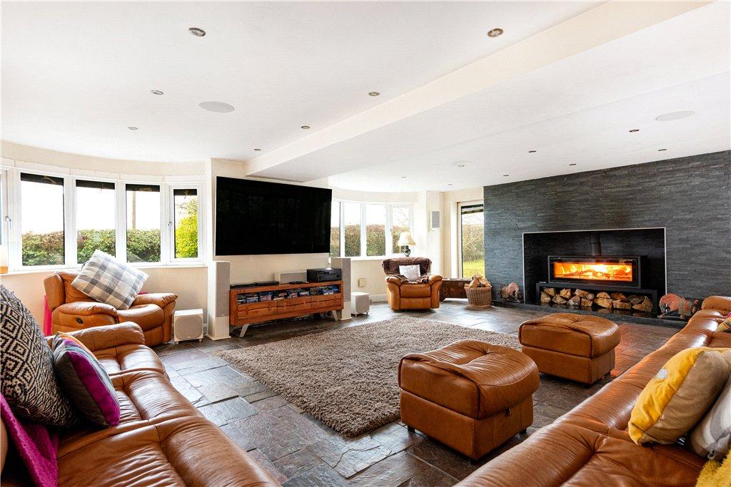 Sitting/Dining Room