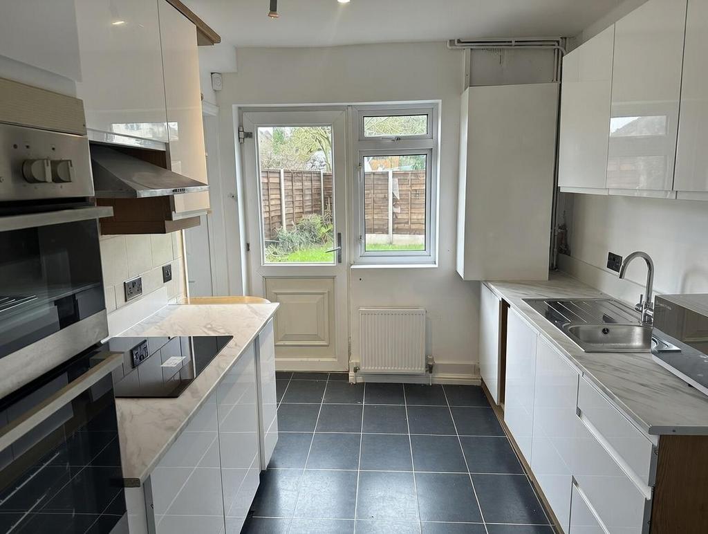Tonbridge kitchen.jpg