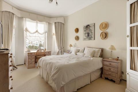 undefined, Holland Park Gardens, London, W14