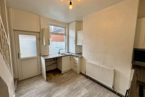 2 bedroom terraced house to rent, Harrow Road, Liverpool L4