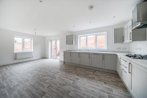 4 bedroom detached house for sale, Thistledown Way, Alton, Hampshire, GU34