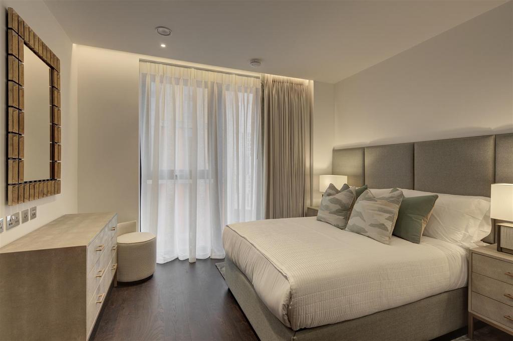 Bed 2.jpg