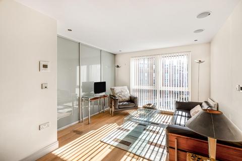 1 bedroom flat to rent, Doulton House, Chelsea Creek SW6
