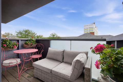2 bedroom flat for sale, Duckett Street, Stepney Green