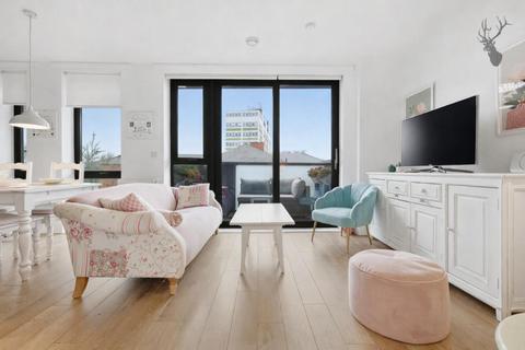 2 bedroom flat for sale, Duckett Street, Stepney Green