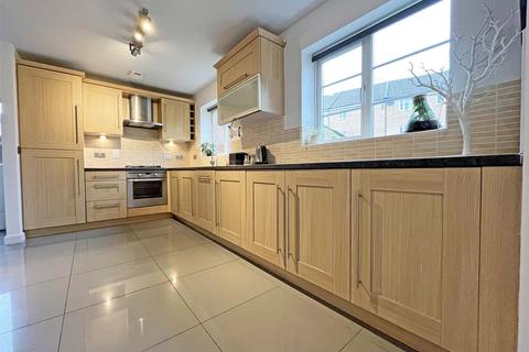 4 bedroom detached house for sale, Dukes Way, Peterborough PE7