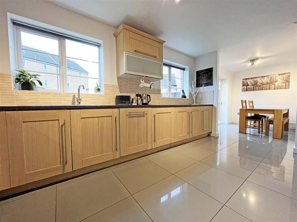 Kitchen1.jpg