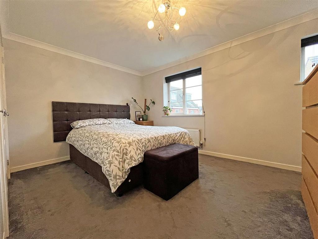 Bed 1.jpg