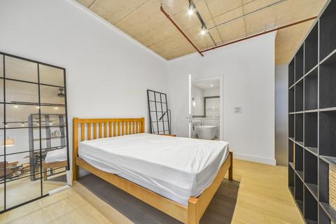 undefined, Harbord Square London E14