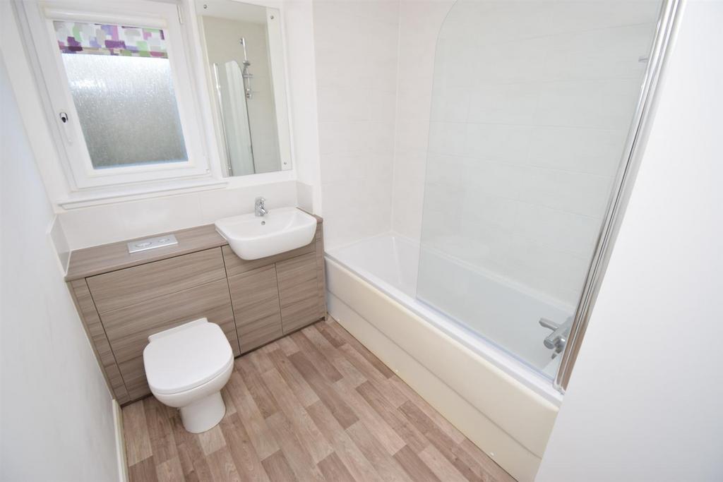 BATHROOM-2.jpg