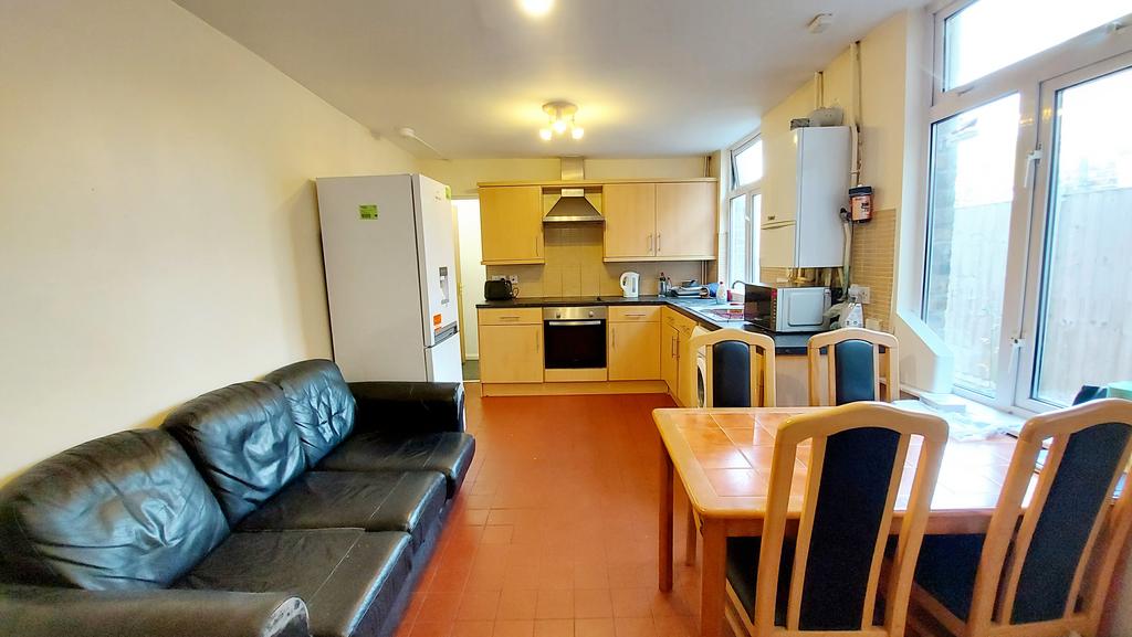 Kitchen 1