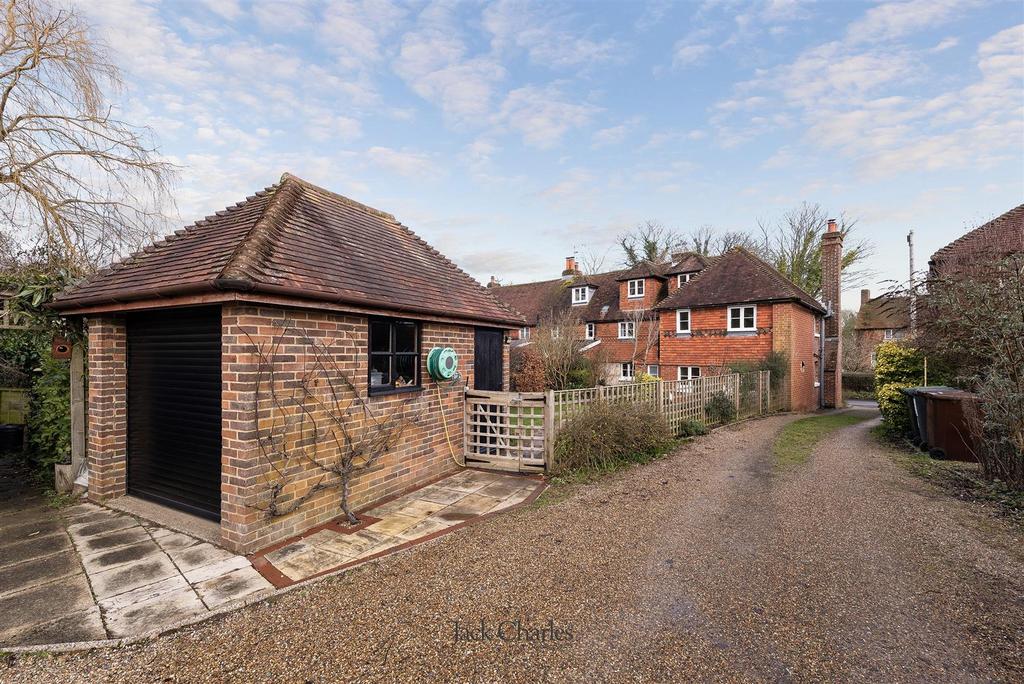 5 Club Cottages, TN11 9 LJ 015.jpg