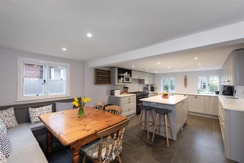 3 bedroom end of terrace house for sale, Riding Lane, Hildenborough, Tonbridge