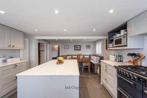3 bedroom end of terrace house for sale, Riding Lane, Hildenborough, Tonbridge
