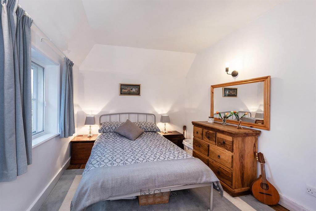 5 Club Cottages, TN11 9 LJ 013.jpg